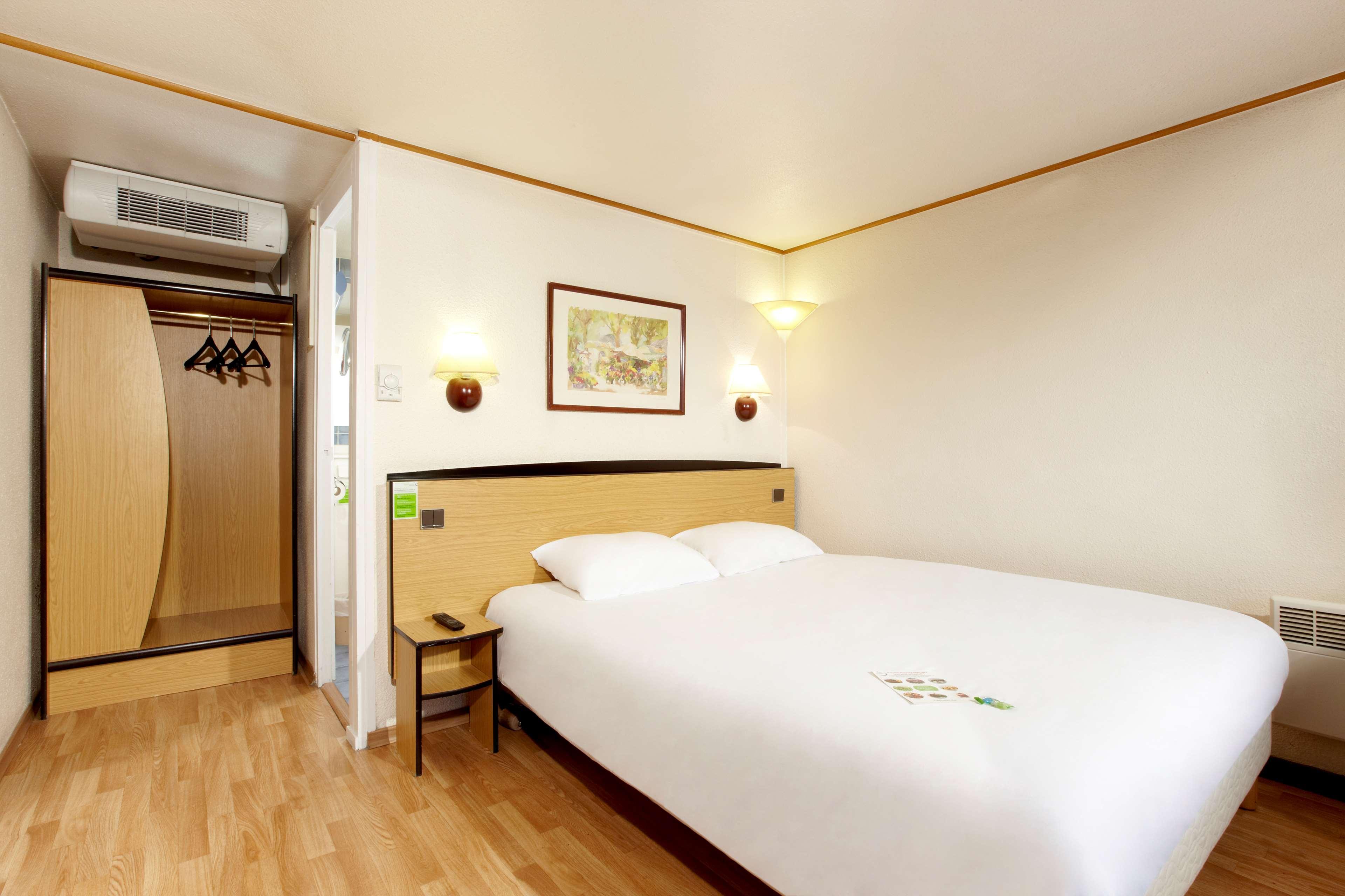 Campanile Marmande Hotel Exterior photo
